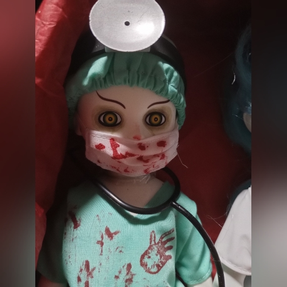 *VINTAGE* RARE Living dead doll double pack Nurse Necro and Dr Dedwin like new - Picture 2 of 11